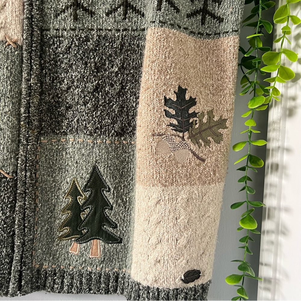 Northern Reflections Green and Cream Patchwork Zip Sweater Vest - Picture 3 of 7